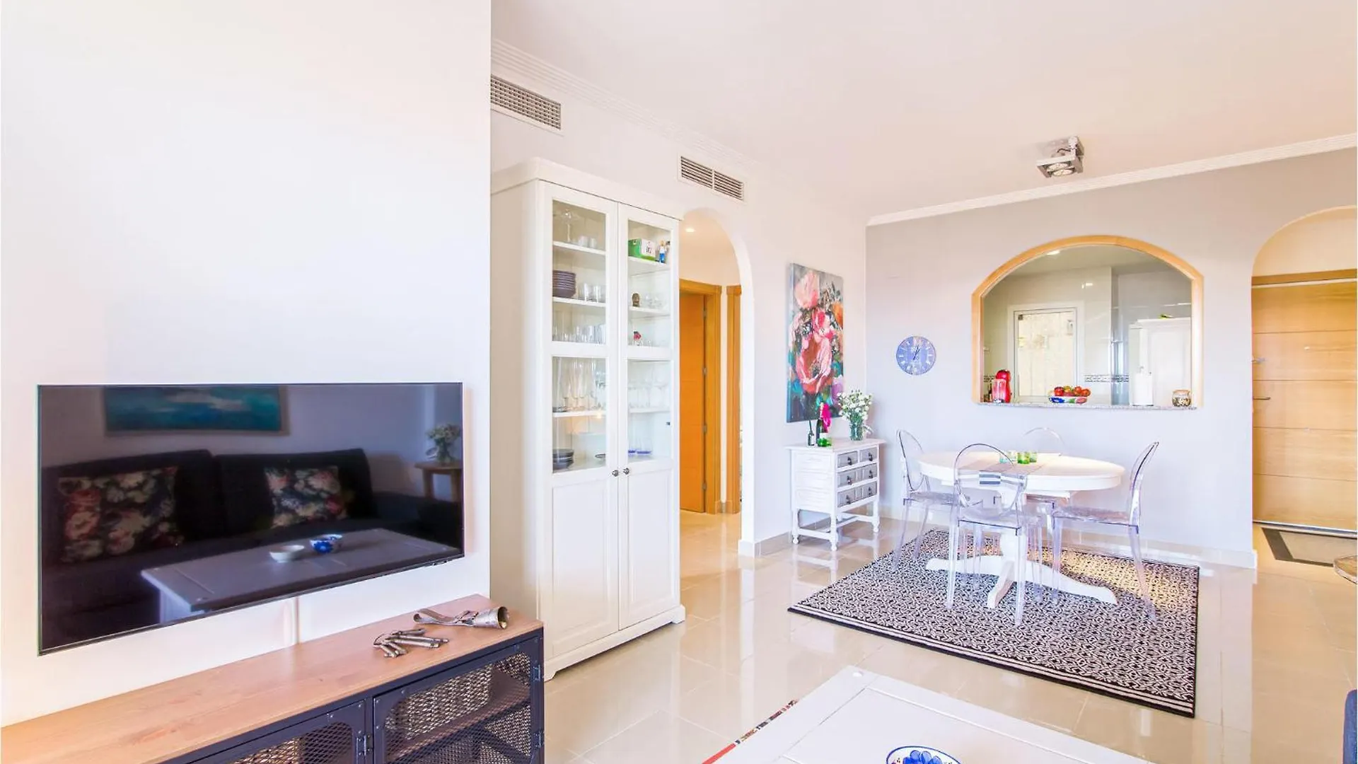 2 Bedroom Cozy Apartment In Sabinillas San Luis de Sabinillas İspanya