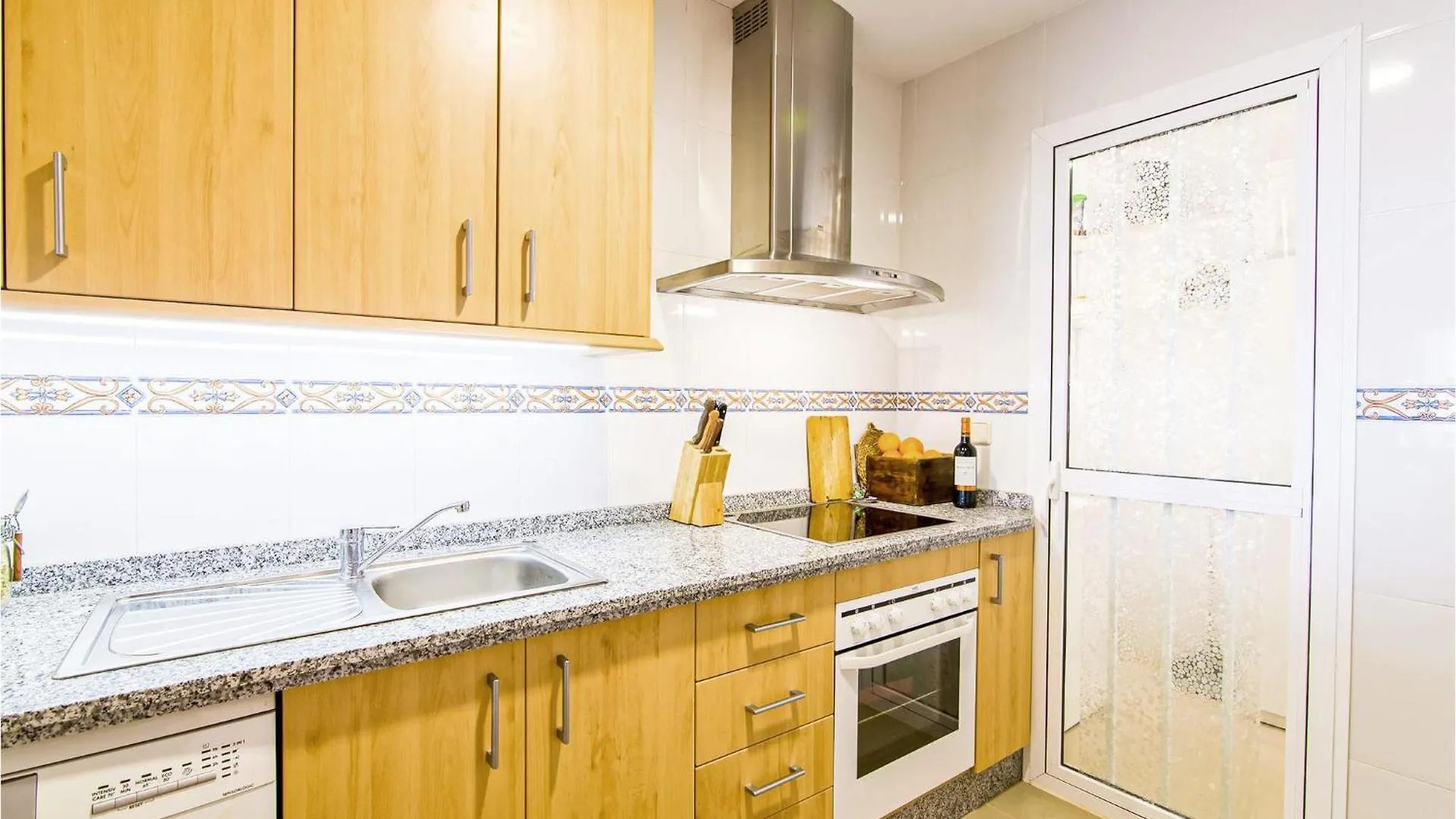 2 Bedroom Cozy Apartment In Sabinillas San Luis de Sabinillas İspanya