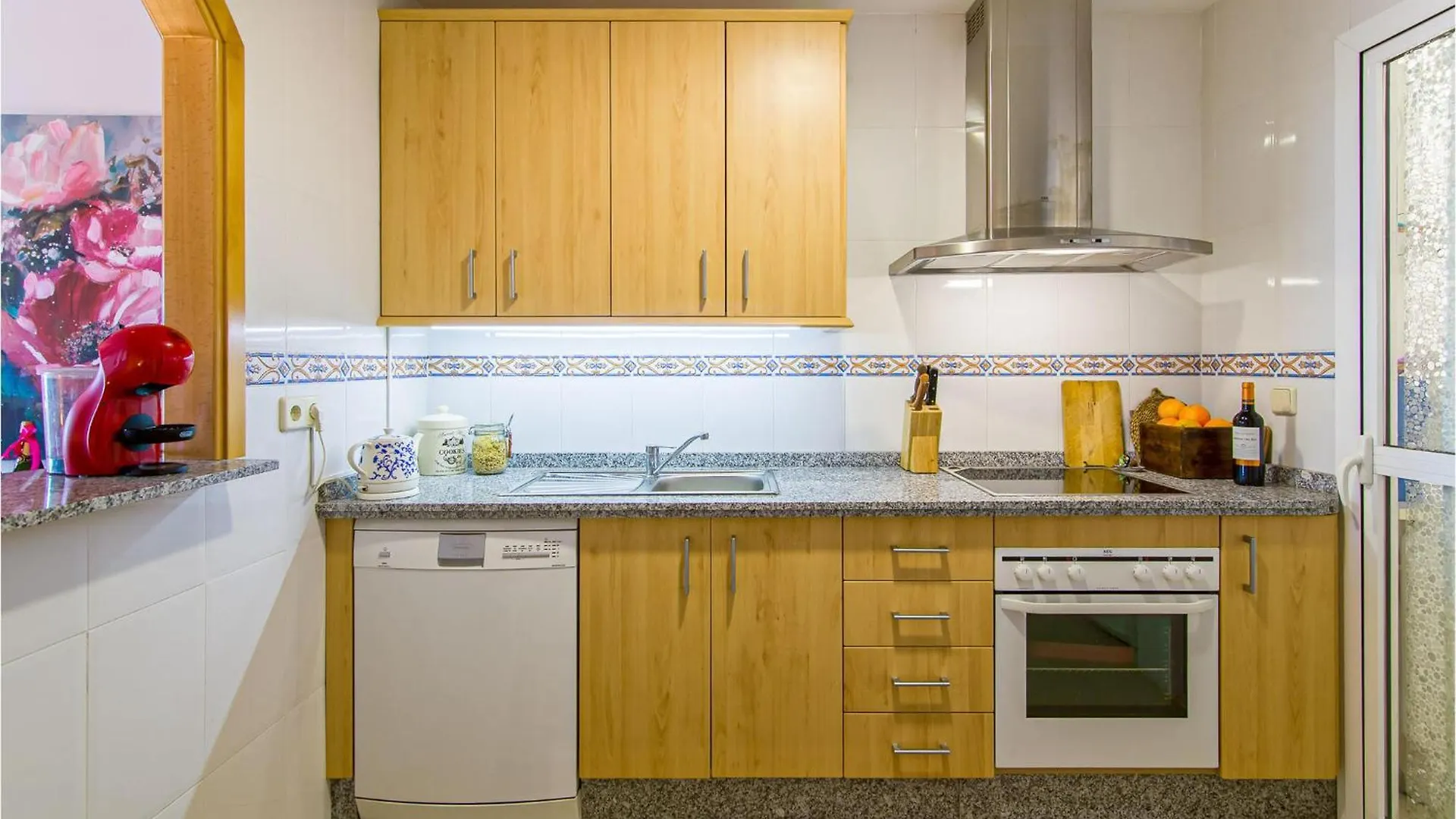 2 Bedroom Cozy Apartment In Sabinillas San Luis de Sabinillas