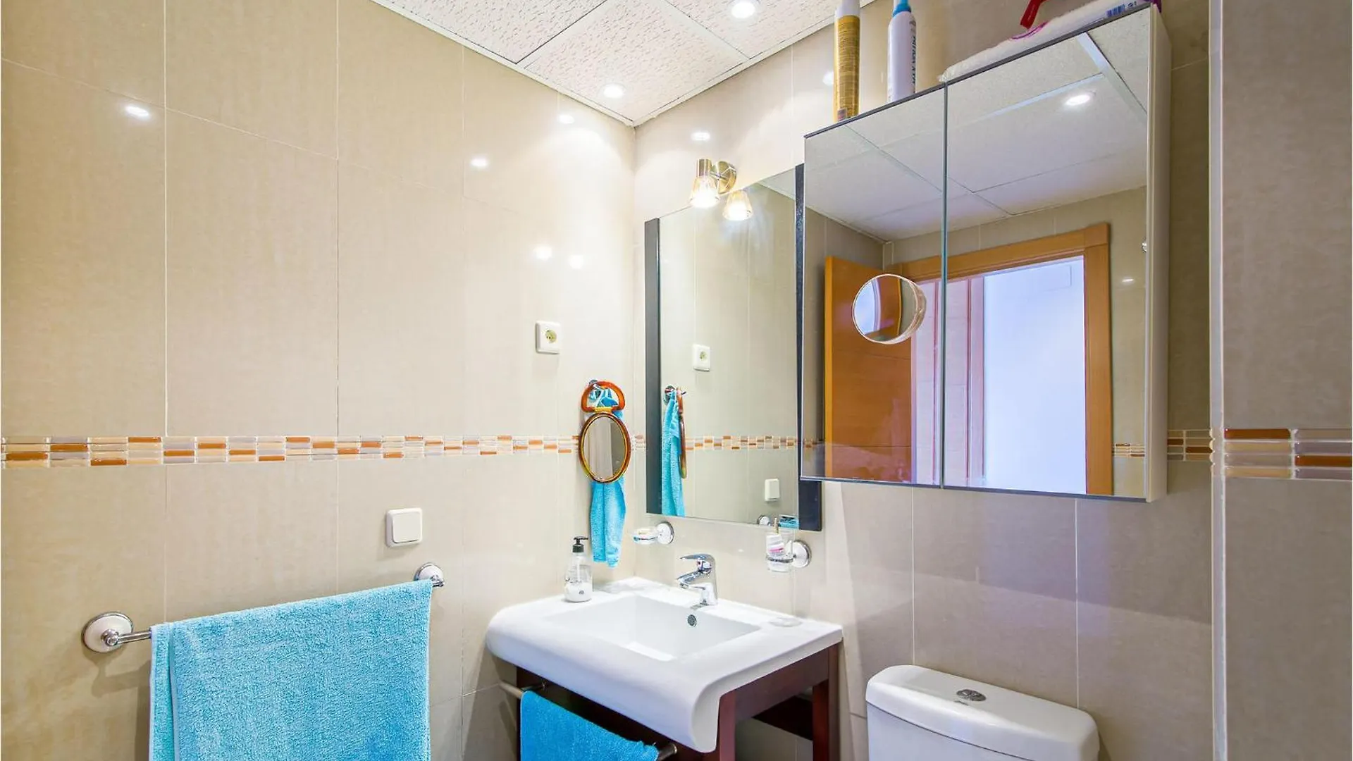 2 Bedroom Cozy Apartment In Sabinillas San Luis de Sabinillas