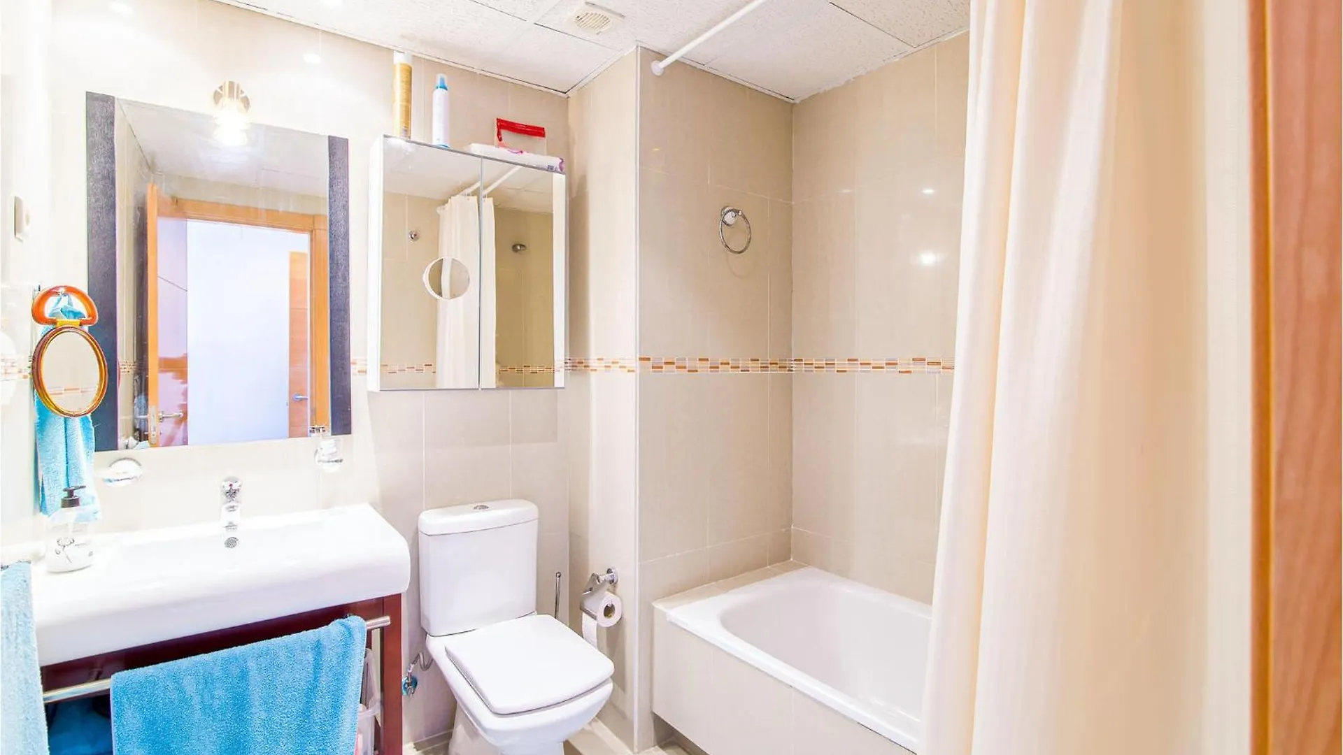 2 Bedroom Cozy Apartment In Sabinillas San Luis de Sabinillas Spanyolország