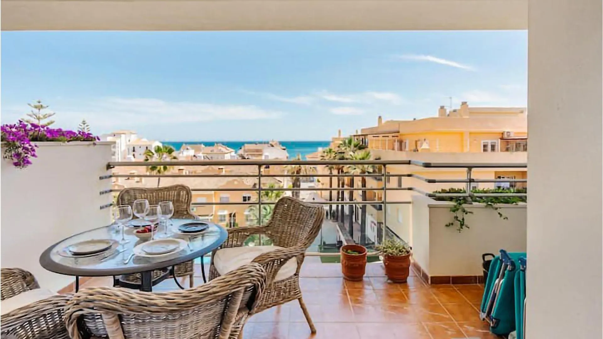 2 Bedroom Cozy Apartment In Sabinillas San Luis de Sabinillas